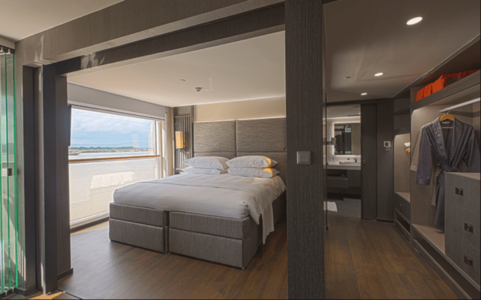 Scenic River Cruises Scenic Aura Grand Deluxe Suite.png